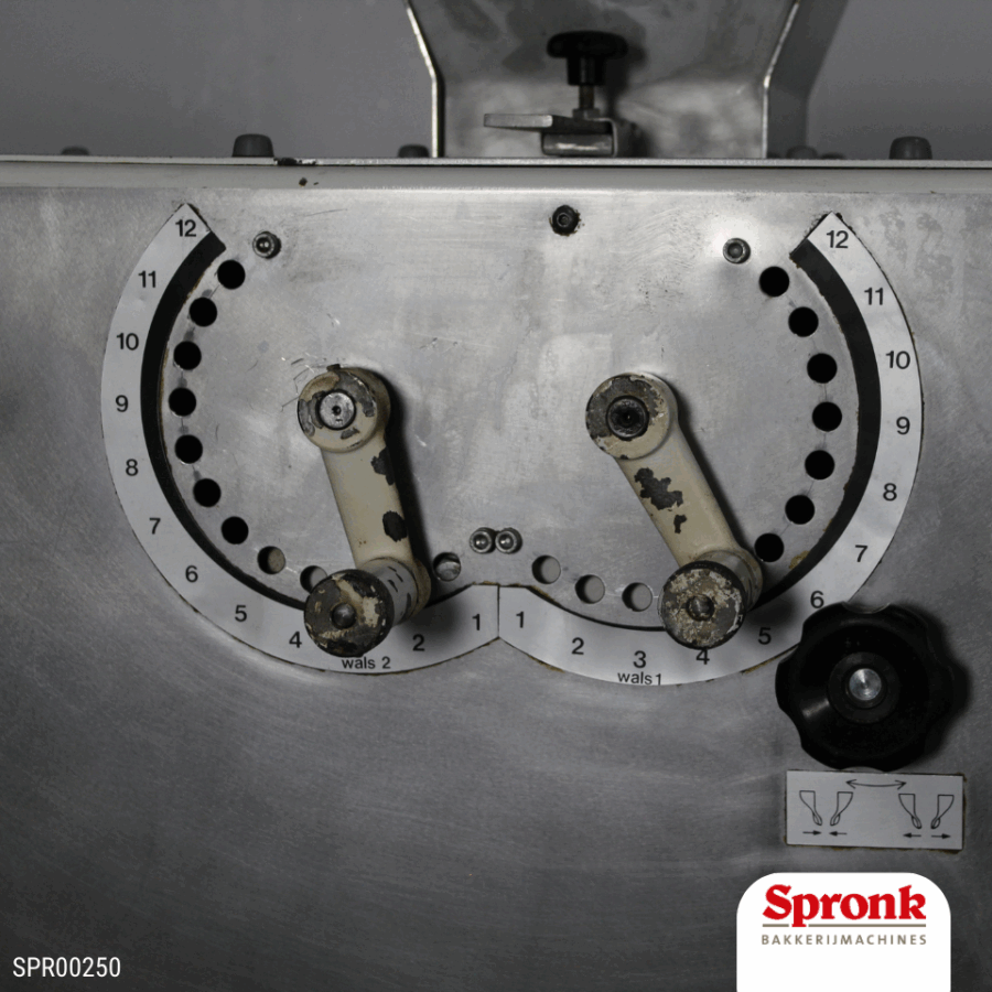 SPR00250-2-Opmaakmachine-Super202.png Gefra deegopmaak machine Super 2