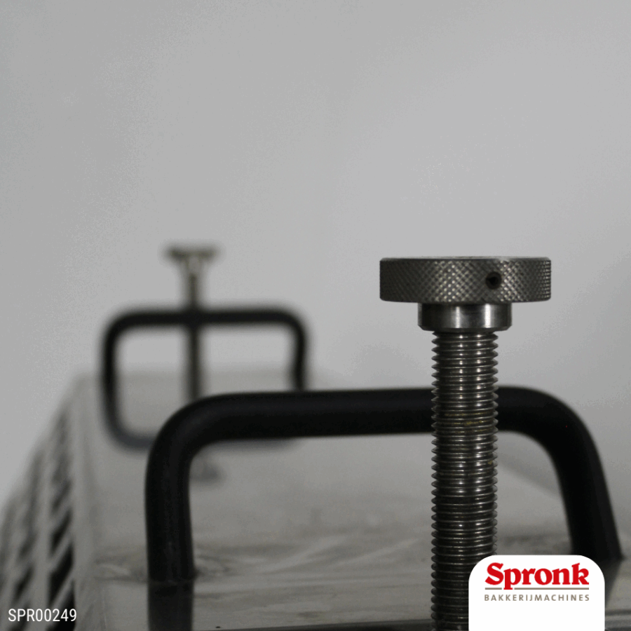 SPR00249-4-Vlaairaster20machine-ZTG600A.png Seewer Rondo vlaairastermachine, type ZTG600A