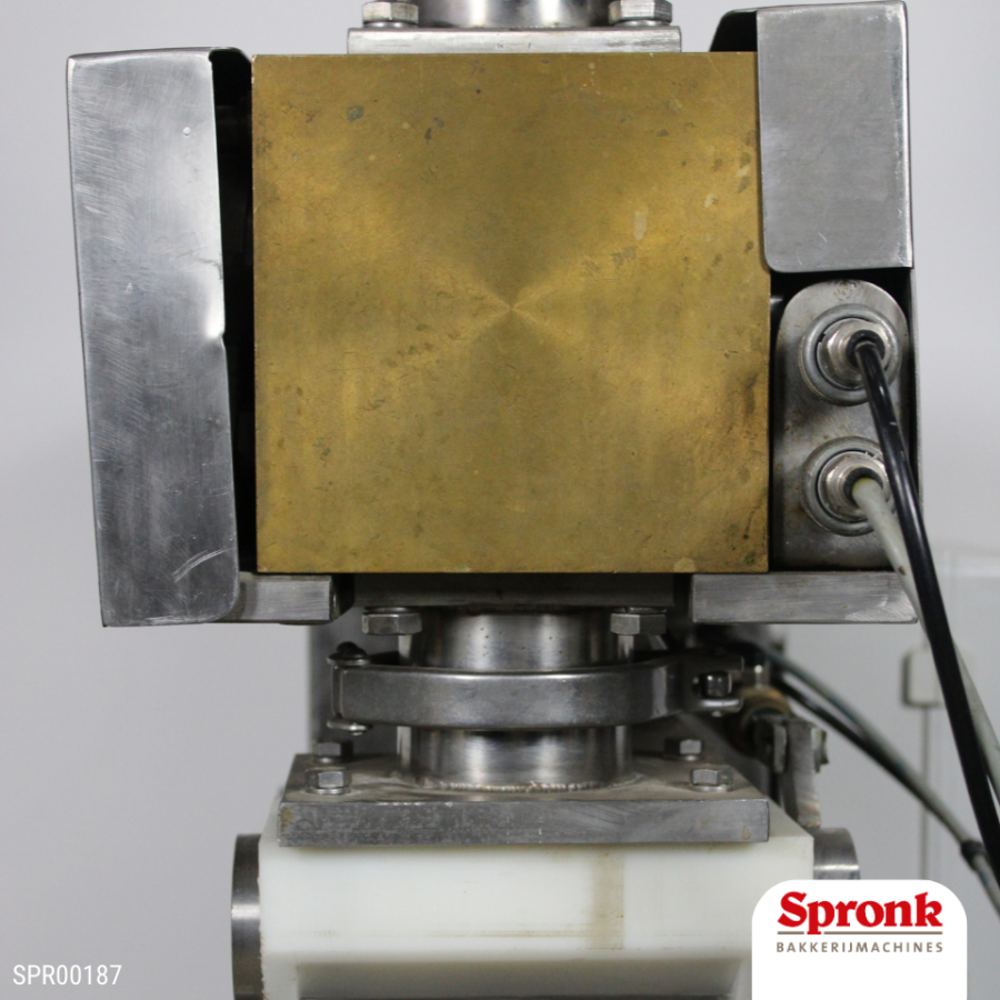 Dosseermachine, Spronk