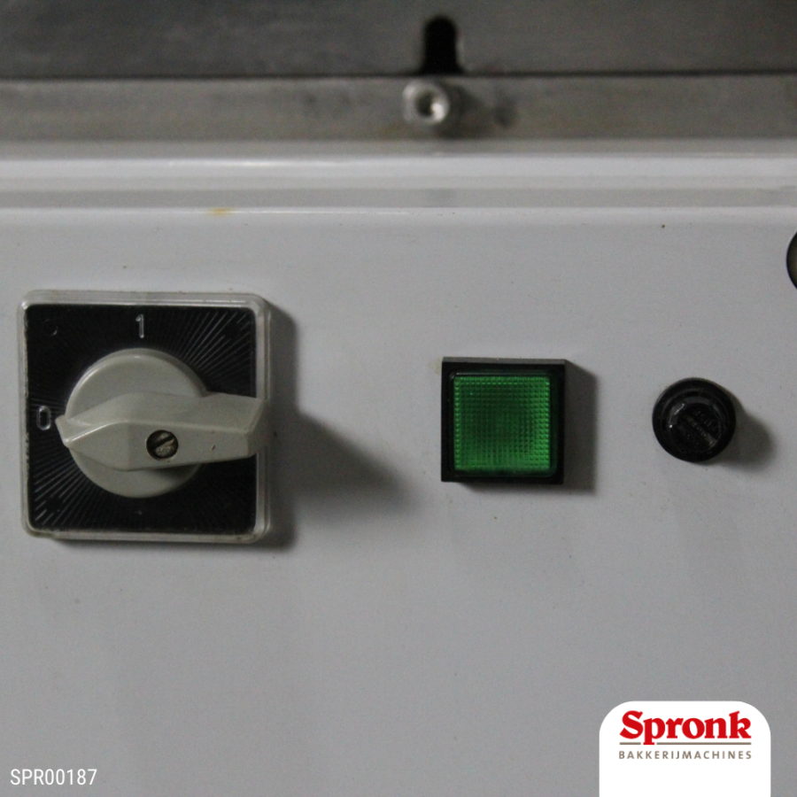 Dosseermachine, Spronk