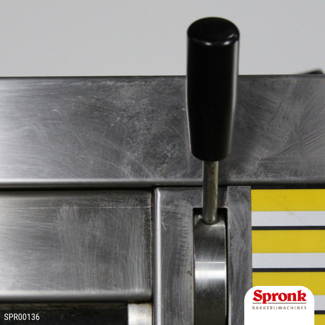 SPR00136-5.png Vloeroven, Miwe-type Condo