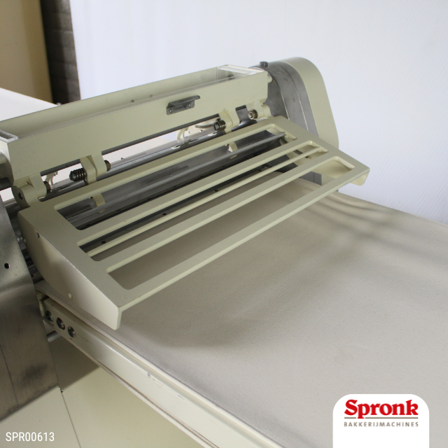 Deeguitrolmachine, Rollfix