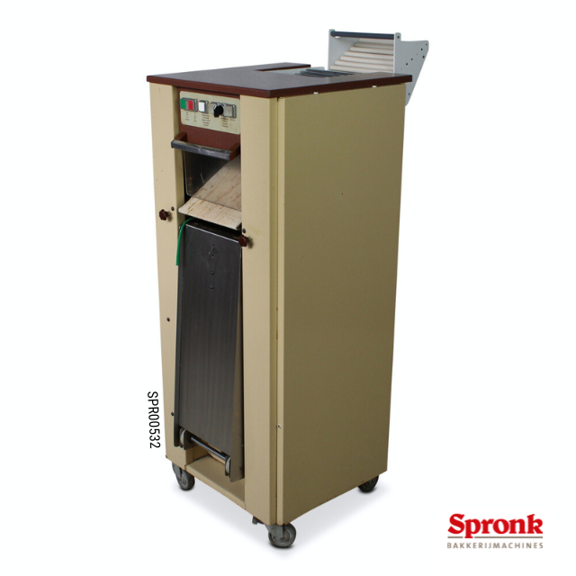 SPR00532-2-Koekjesvormmachine Koekjesvormmachine, Kalmeijer-type 4 rijen