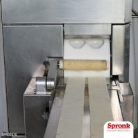 SPR00570-3-Kleinbroodmachine-Konig Kleinbrooddeegverdeel- en opbolmachine, König-type Mini Rex 4000